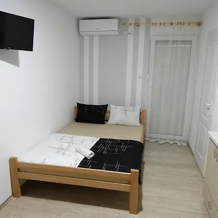 Jenic 索科矿泉村