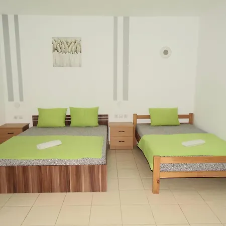 Jenic Apartment *