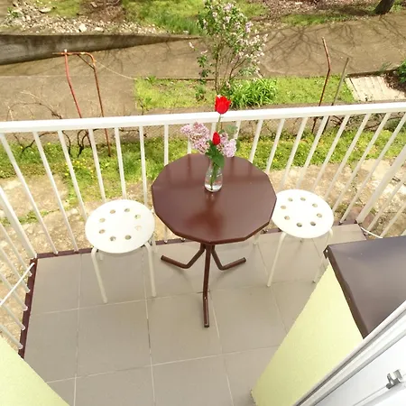 Jenic Apartment *